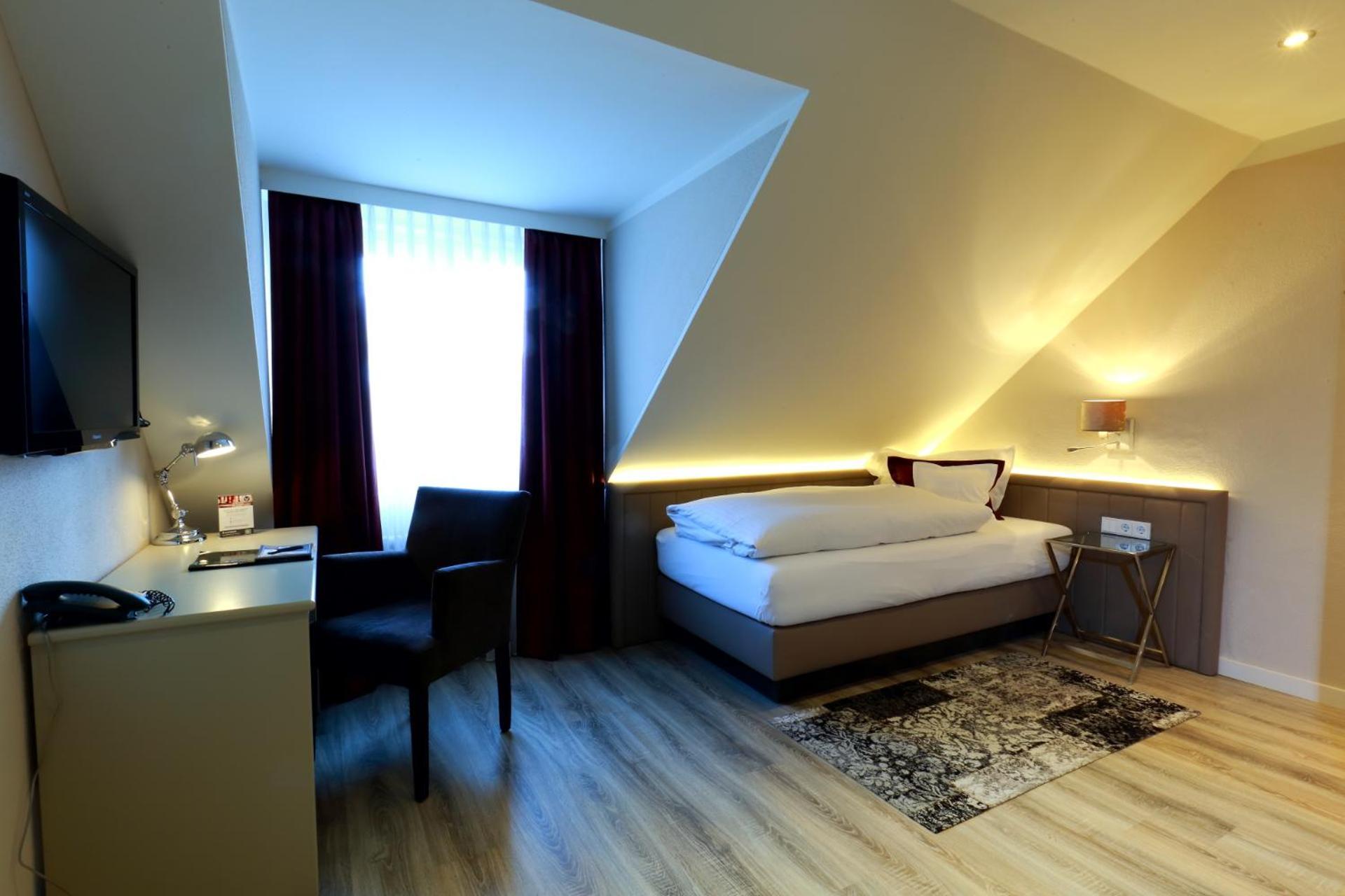 Hotel Waldkrug Delbruck Luaran gambar