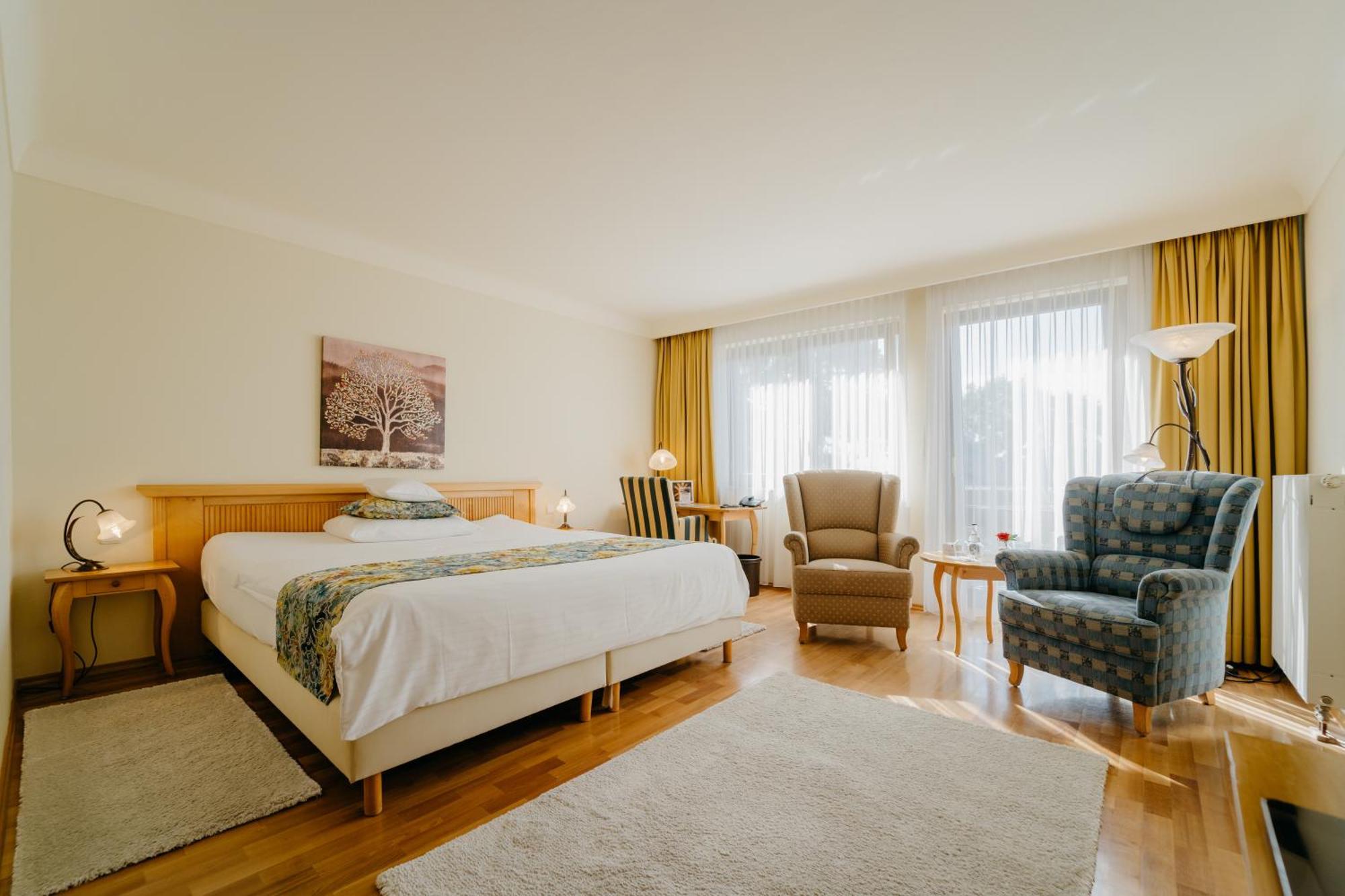 Hotel Waldkrug Delbruck Luaran gambar