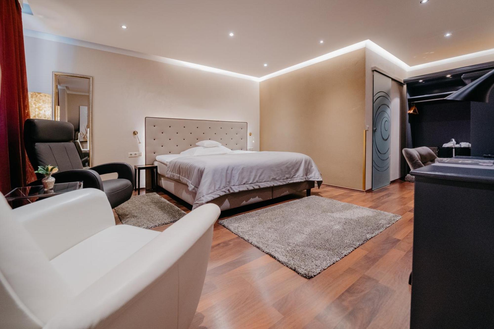 Hotel Waldkrug Delbruck Luaran gambar